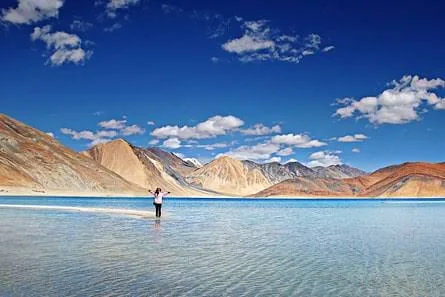 2025 में लेह लद्दाख कैसे घूमें? जानिए बेस्ट टाइम, जगहें और एडवेंचर टिप्स
