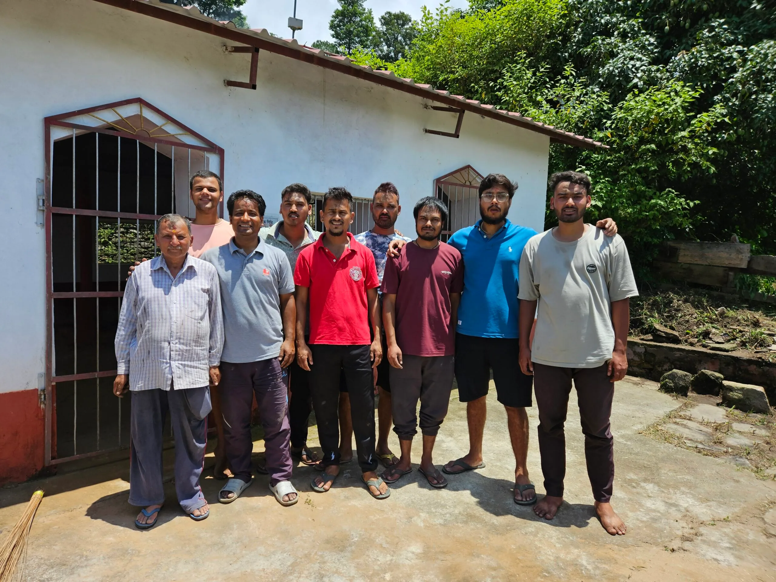 शुरू हुआ सावन का पवित्र महीना, युवक मंगल दल बमनपुरी ने की गुरु गोरखनाथ धूणी की साफ सफाई, देखे तस्वीरे। 2 युवक मंगल दल बमनपुरी
