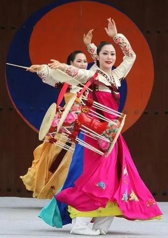 चीन का डेटिंग फेस्टिवल (Qixi Festival) : माता-पिता इस अवसर को सामाजिक और सांस्कृतिक रूप से स्वीकार करते हैं