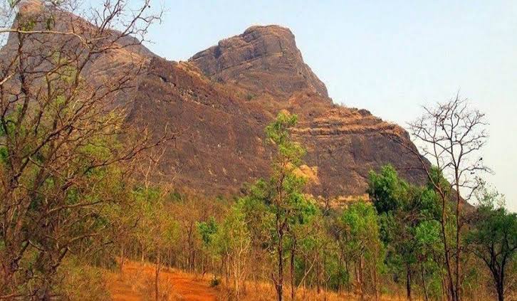 अजोबा हिल किला Ajoba Hill Fort