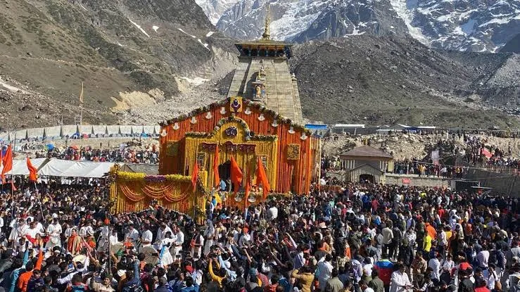 युवाओं में बढ़ती भक्ति 