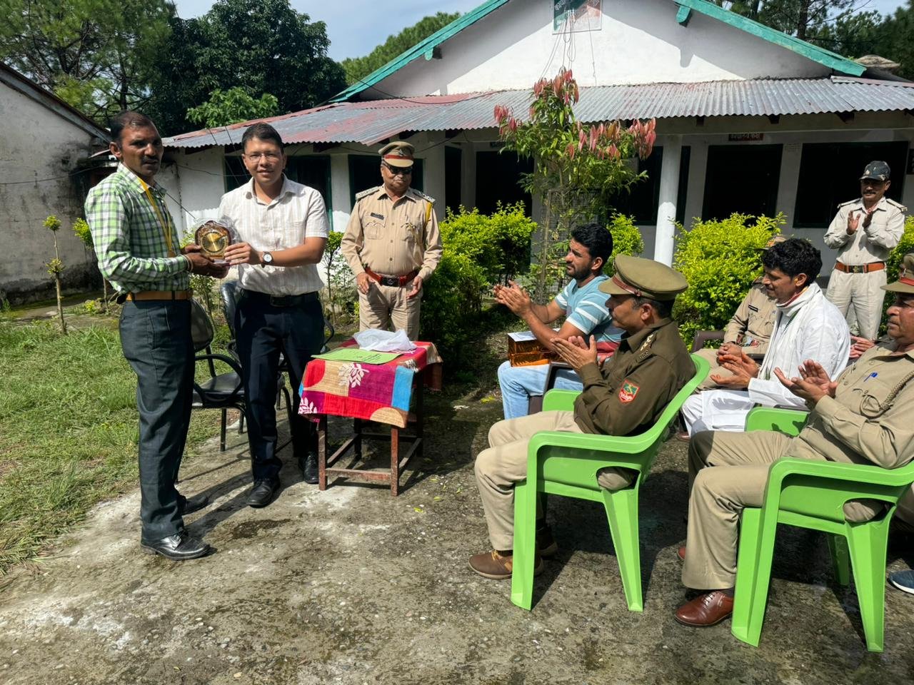 IMG 20240815 WA0071 द्वाराहाट चंथरिया रेंज के उप प्रभागीय वनाधिकारी अल्मोड़ा मयंक मेहता के नेतृत्व में किया गया ध्वजा रोहण।