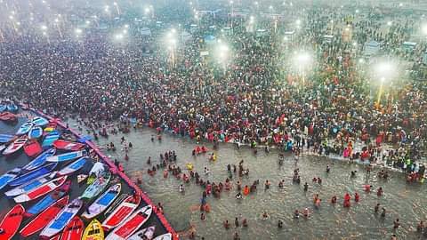 mahakumbh 2025 10a45008cc7744685d45f16e7865086c महाकुंभ 2025: महाकुंभ का हुआ आगाज, महाकुंभ में आज सुबह 9.30 बजे तक साठ लाख श्रद्धालुओ ने किया स्नान।