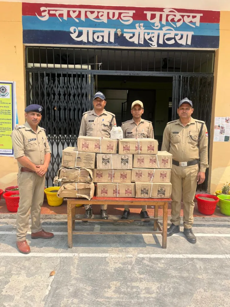 चौखुटिया पुलिस ने बरामद की 11 पेटी अवैध शराब, जिनकी कीमत लगभग 94 हजार।