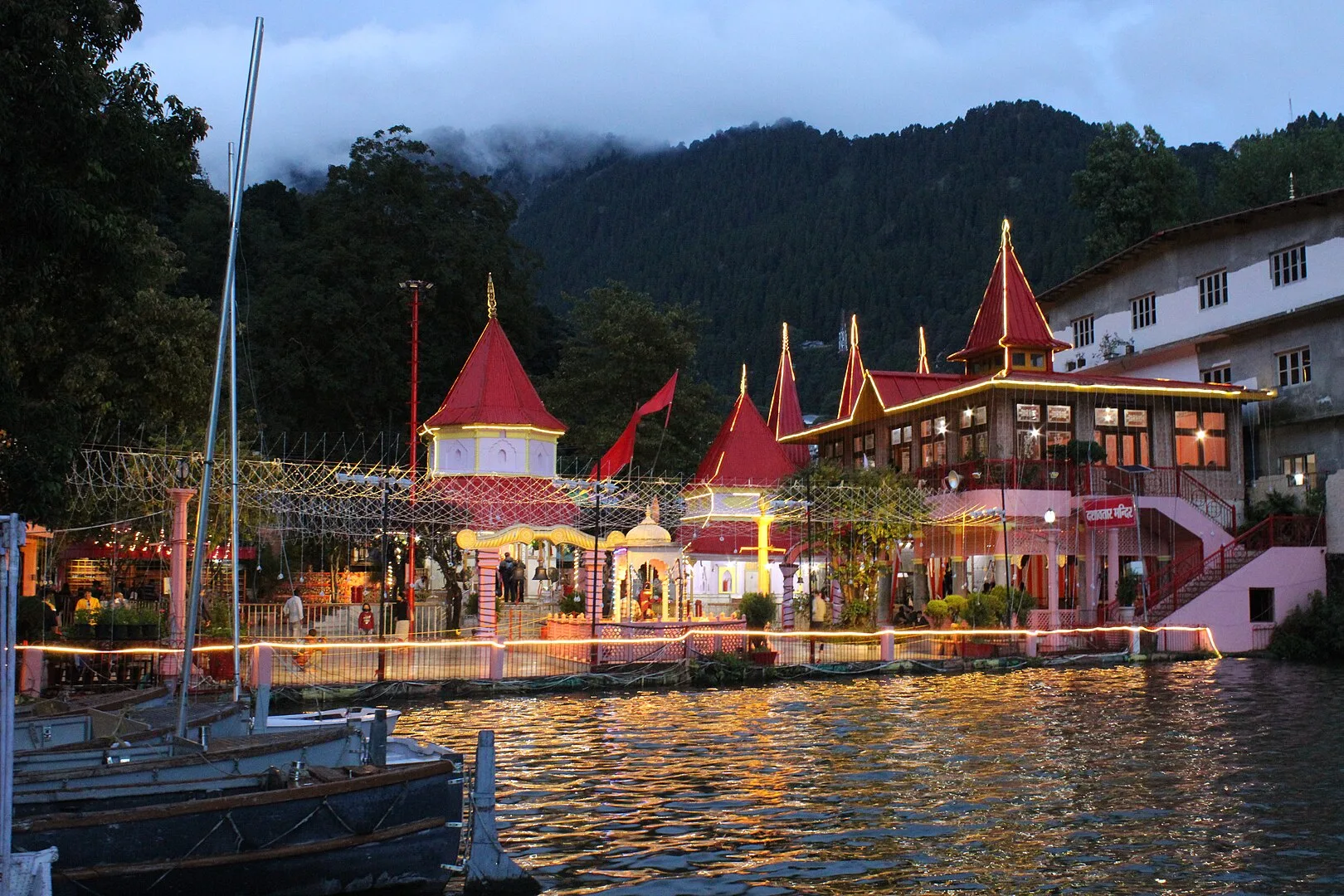 नैना देवी मंदिर – श्रद्धा और शांति का संगम