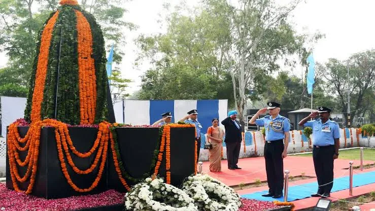कारगिल दिवस 2025: देश के लिए खून की आखिरी बूंद तक लड़े थे वतन के लाल, पाकिस्तान को घुटने टेकने के लिए कर दिया मजबूर, जाने शौर्य गाथा