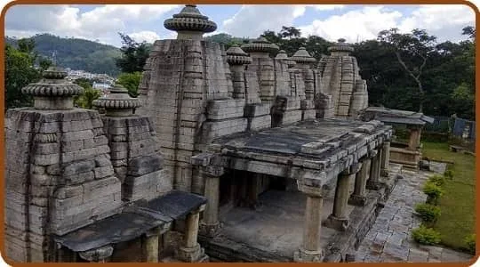 "उत्तराखंड का प्राचीन मंदिरों और सांस्कृतिक धरोहरों का शहर" - द्वाराहाट
