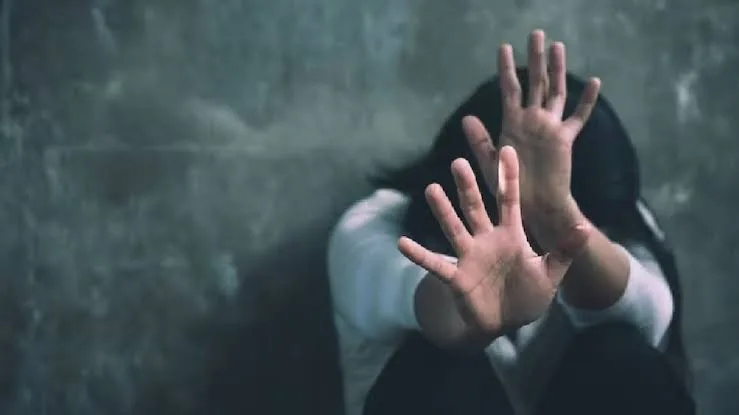 अल्मोड़ा: स्कूल के बहाने निकलीं दो छात्राएं, नैनीताल में दरिंदगी का शिकार अल्मोड़ा: स्कूल के बहाने निकलीं दो छात्राएं, नैनीताल में दरिंदगी का शिकार