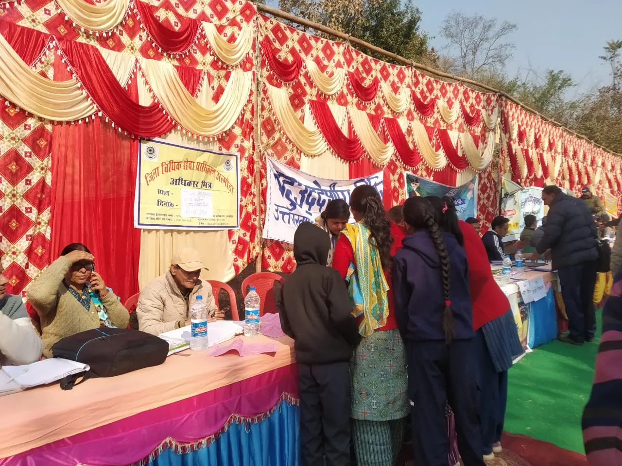 पैठानी बटुलिया में फ्री कानूनी मदद से ग्रामीणों की बदली किस्मत, जन जन की सरकार का धमाका! 2 पैठानी बटुलिया में फ्री कानूनी मदद से ग्रामीणों की बदली किस्मत, जन जन की सरकार का धमाका!